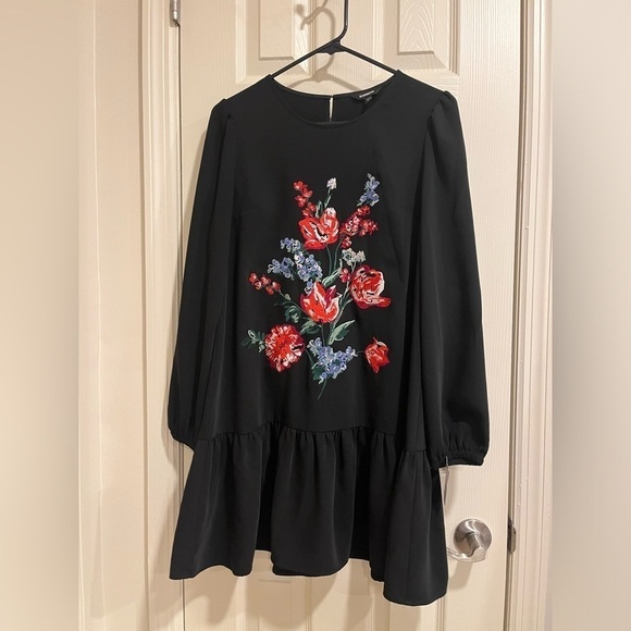 Express black embroidered floral flounce dress size small - Picture 3 of 9
